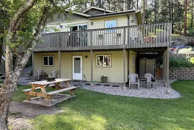 Image de Spacious 2-Story Close to Lake-Marina-Fishing; 3 dogs-A/C-Mountain View