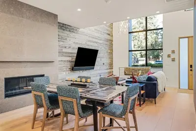 Image de Luxury townhouse w/ hot tub, great views & incredible location