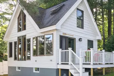 Image de Dog-Friendly Lakefront Cottage w/Lake Access, Deck, Gas Grill, A/C