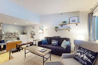 Image de Ultimate cozy 1br ski-in/ski-out getaway w/ shared indoor hot tub & pool