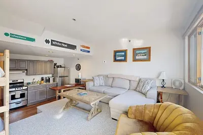 Image de Cozy Studio with Slopeside Access, Pool, Sauna, and Mountain Views