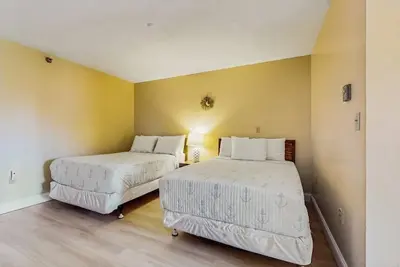 Image de Ground Level Condo with Shared Pool, Firepit, Free WiFi, and Partial A/C
