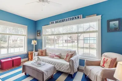 Image de Adorable coastal escape near the beach with shared pool/hot tub & fast WiFi
