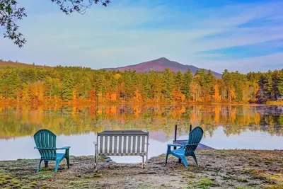 Image de Lakefront home with private beach & dock - close to skiing