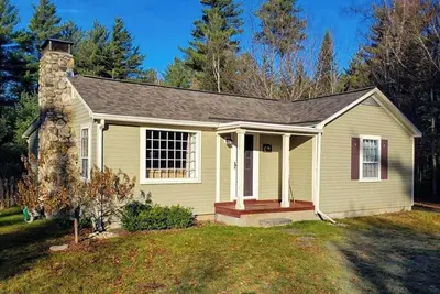 Image de A Cozy, Dog-Friendly Cottage—Fenced Yard, Endless Year Round Adventures