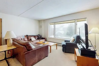 Image de Mountain condo w/ views, hot tub, pool, sauna, gym, shuttle, w/d