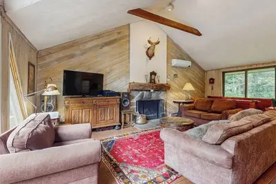Image de Cozy house near Mt Snow w/ large deck and bbq, Tv, wifi, kitchen, dvd player