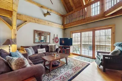 Image de Spacious townhouse w/ gas fireplace, balcony, game room, w/d, loft