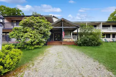 Image de Four Season Condo:  ski, hike, golf & seasonal pool