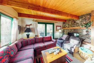 Image de Lovely Riverfront Home w/Private Washer/Dryer, Fireplaces - Close to Ski Resorts
