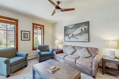 Image de Third Floor Condo with Shared Pool and Hot Tub, WiFi, Gas Fireplace, & Balcony