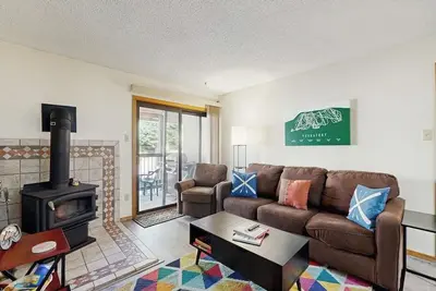 Image de Mountain condo with a wood burning stove, shared hot tub, and steps to ski lift