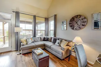 Image de Walk to Lifts Granby Ranch Townhome w/ Private Hot Tub & Decks