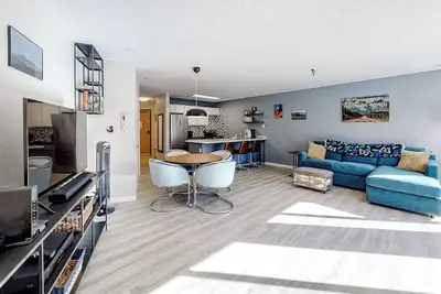 Image de Downtown Condo w/ Shared Pool/ Hot Tub/ W/D & WiFi - Free Shuttle Wp Resort