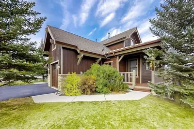 Image de Attractive & Spacious Countryside Home w/Firepit, Private W/D, Free WiFi, Patio