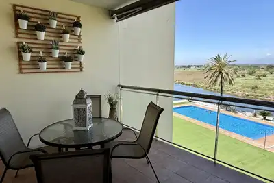 Image de Port Gran Magestic. Appartement 2 chambres à Roses — quartier calme avec jardin et piscine