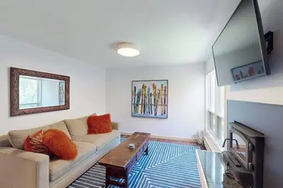 Image de Immersive mountain living - enjoy mountain biking, fly fishing, hiking, & more