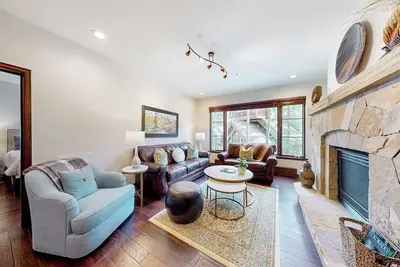 Image de Ski in/out mountain getaway with pool, hot tub, & balcony - steps to the slopes