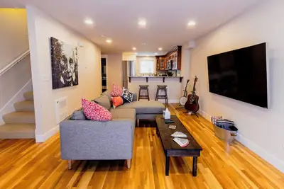 Image de Fantastic 3-bed townhome with A/C near downtown