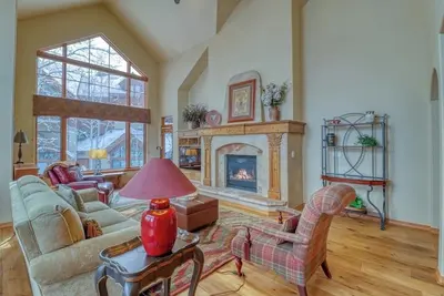 Image de ski-in/out condo with pool, hot tub, & tennis - walk to lifts