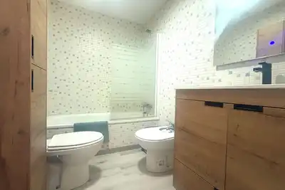 Image de Centrally located, swimming pool and parking. Spacious with terrace