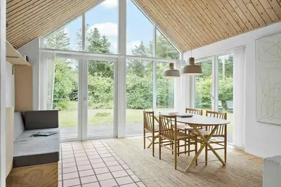 Image de Maison de vacances sur un grand terrain naturel près du fjord de Hjarbæk
