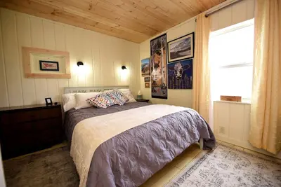 Image de Charming Vintage Cabin Retreat near Jefferson River in Montana
