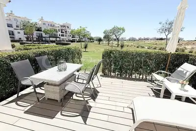 Image de Beautiful 2 Bed Apartment with Golf Course Views