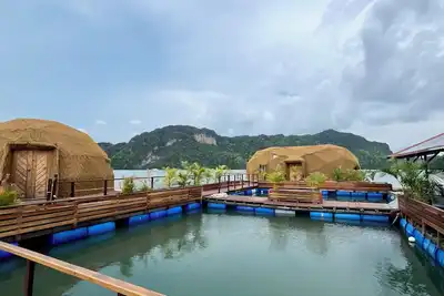 Image de Coconest Three: Floating Two-Bedroom Waterstay on a Unesco Site