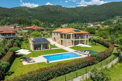 Image de Maison avec piscine et jardin à Ponte de Lima