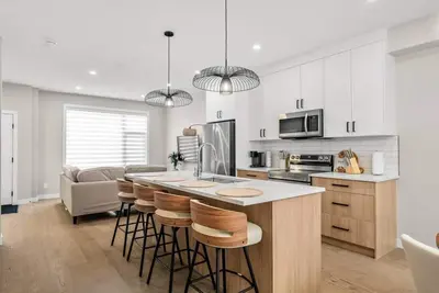 Image de 2 King Bed | Garage | Min to UofC | New