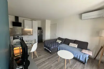 Image de Résidence Cesaree – T2 rénové avec vue piscine, clim, garage et terrasse – 4 pers.