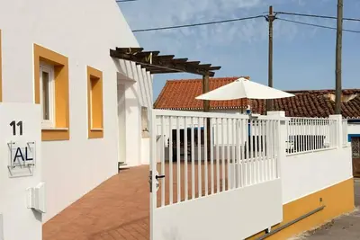 Image de Between the tranquillity of the village and the calm rhythm of the Alentejo.