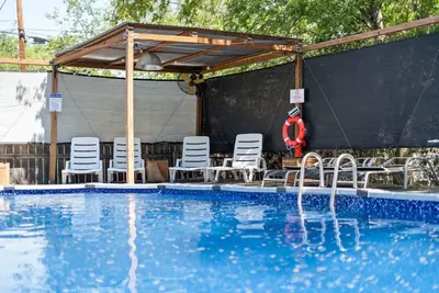 Image de Venue 1925 with pool