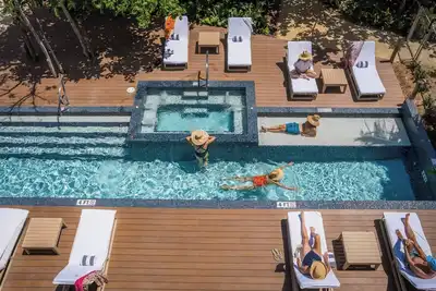 Image de 3 Bedroom Penthouse near to Seven Mile Beach, 5* Eco Hotel in Grand Cayman
