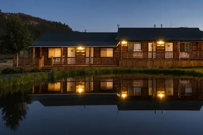 Image de Hiker's Hideaway Suite #256