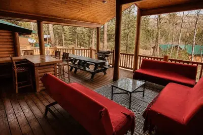 Image de Bear’s Eye View #82 • Huge Riverfront Deck & Views