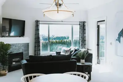 Image de The Shu Suite - Pool/Hot Tub + Boat Slip