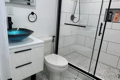 Image de Adorable 2-br apt Pet-Friendly. Fast WiFi. Near Airport & Lirr