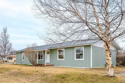 Image de Adorable Downtown Cottage - Walk to Shops & Cafes!