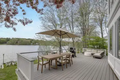 Image de Kayaks, Paddleboat! Lakefront Retreat in Barnstead