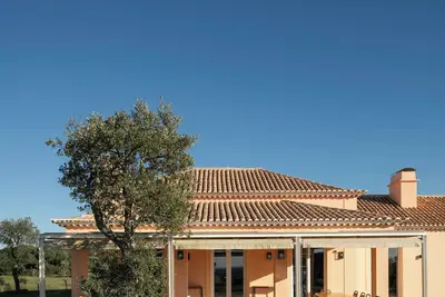 Image de Elegant Mediterranean Villa - 6 Ensuite Bedrooms with Ac - Pool - Sunsets