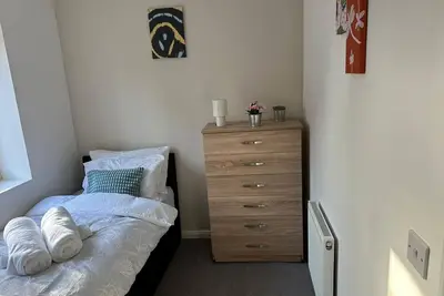 Image de 5 Bedroom Walsall Bloxwich House - Free WiFi & Parking