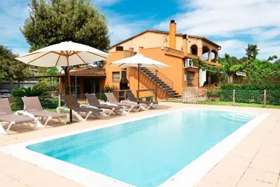 Image de Rural apartment with swimming pool - Can Montal Empordà