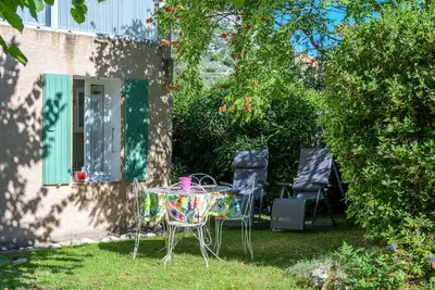 Image de Gîte Des Pivoines : Escapade en amoureux dans le Sud