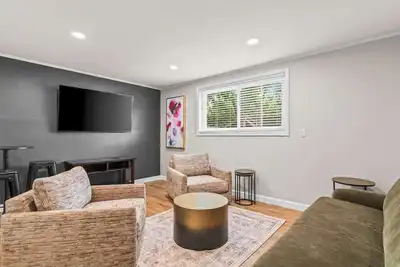 Image de Newly Renovated Unit in Central Spfld! #102
