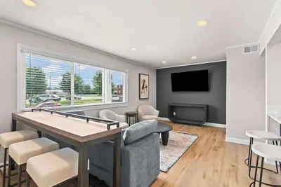 Image de Newly Renovated Unit in Central Spfld! #304