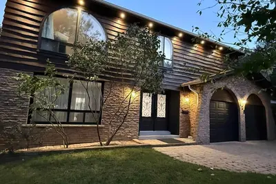 Image de Spacious Luxury 4br House York Mills Bayview