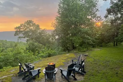 Image de Mossy Falls - Bluff Views, Hot Tub & Waterfall