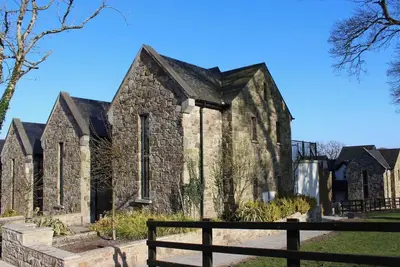 Image de Cosy Lakeside Retreat in Mountshannon